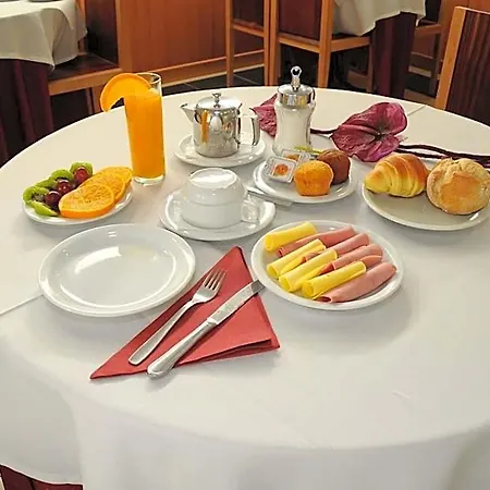 Hotel 4 Estacoes